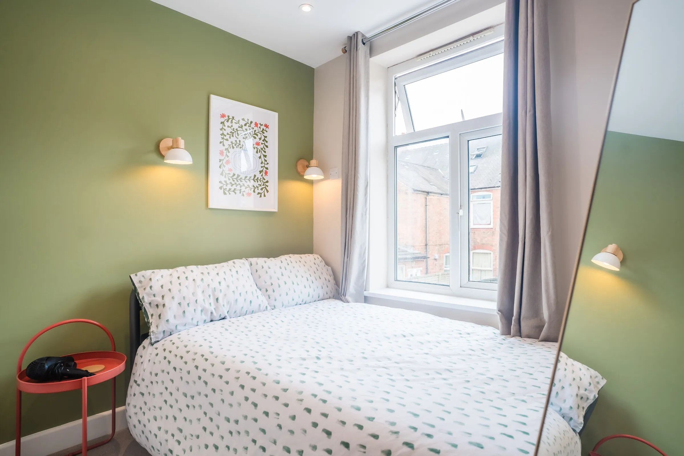 A double bedroom at Paton Street Stay